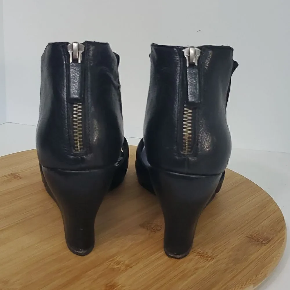 Eileen Fisher Corona Mid-Wedge Ankle Cuff Leather Sandal Black Size 9